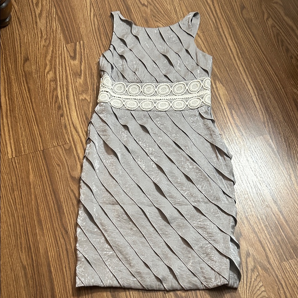Elegant Maggy L Sleeveless grey silver Dress
